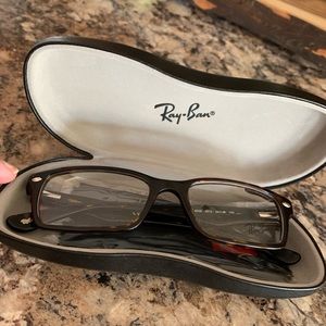 Ray Ban glasses. Unisex